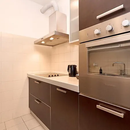 Design House A/c Wifi 20 Minutes From Duomo Apartment